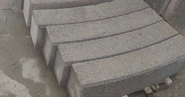 惠州芝麻白弧形路牙石