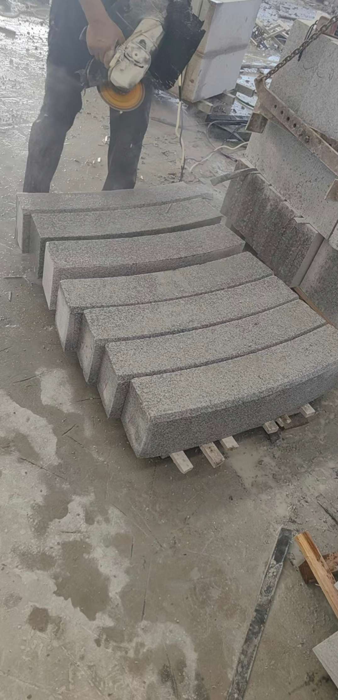 惠州芝麻白弧形路牙石